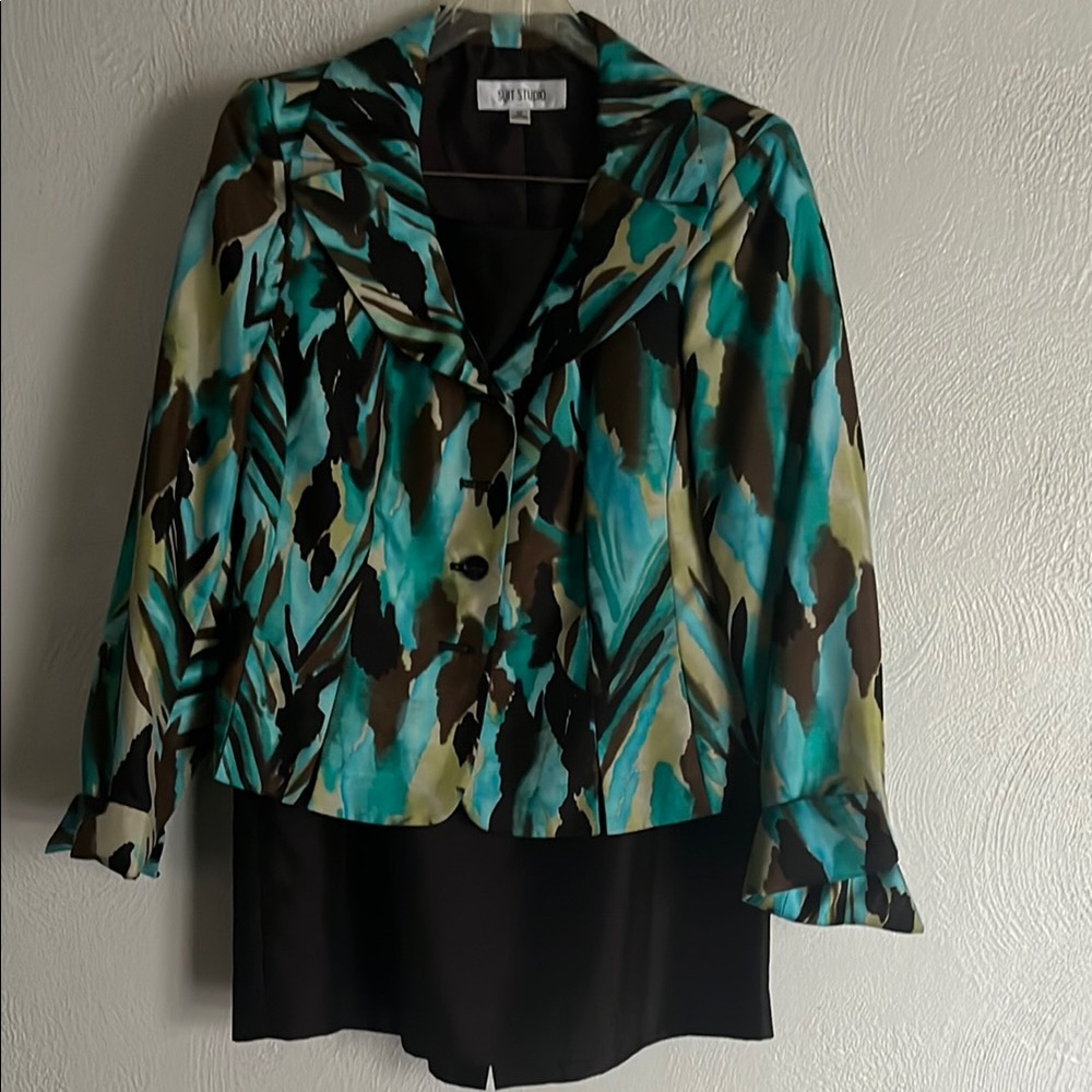 Suit Studio Black and Blue Graphic Boxy Blouse
